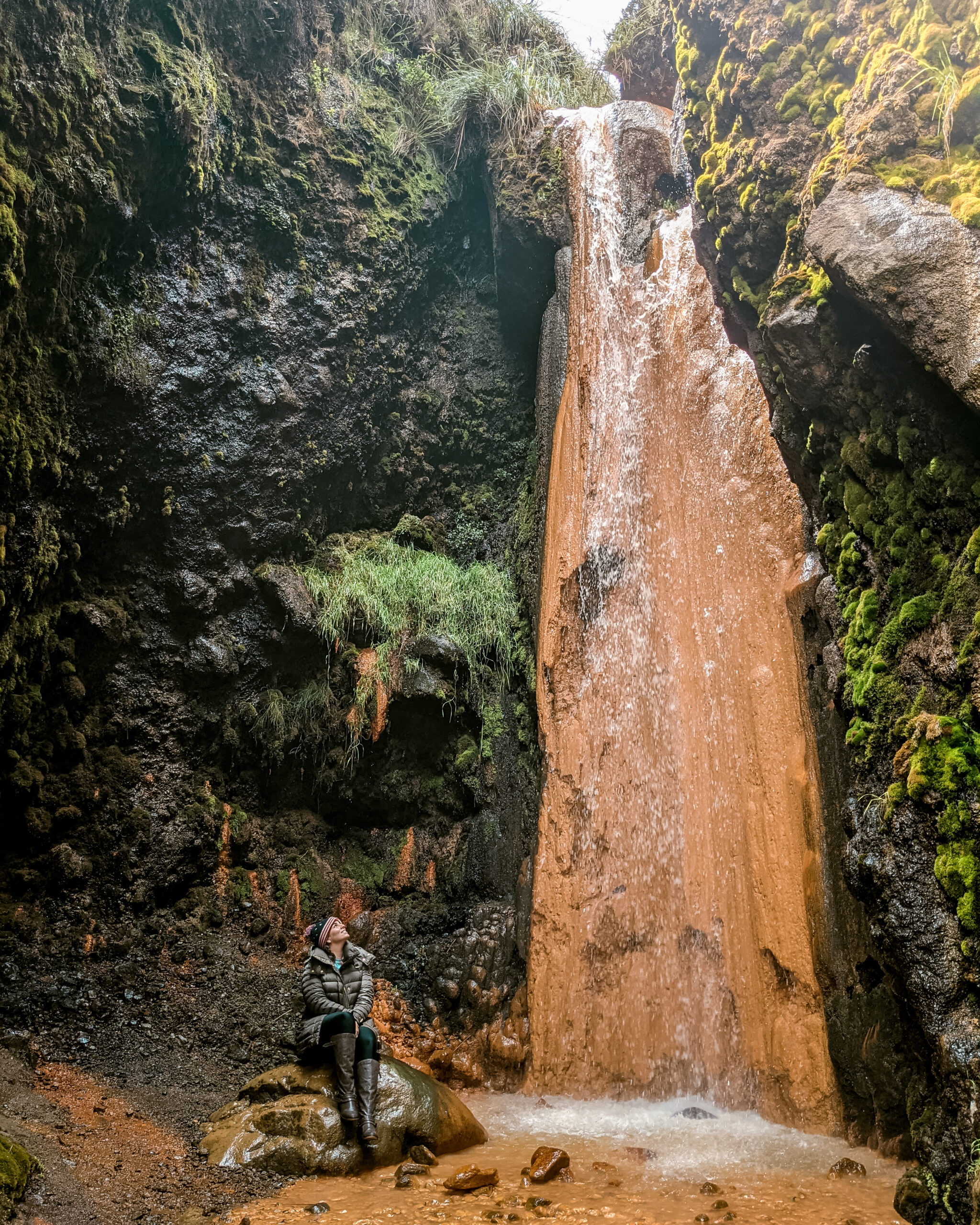 Cascada y Termas de Cunuyacu Reserva Ecológica De Los Ilinizas